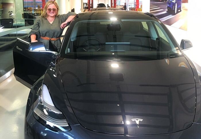 Как хозяйка Tesla издевалась над угонщиками