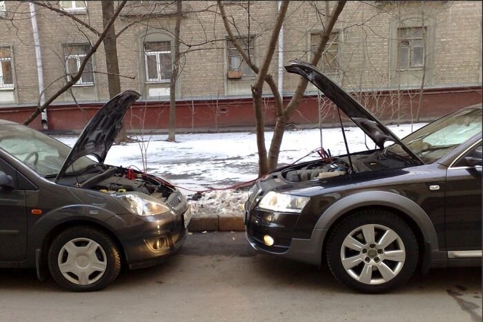 Как безопасно "прикурить" от чужой АКБ автомобиля