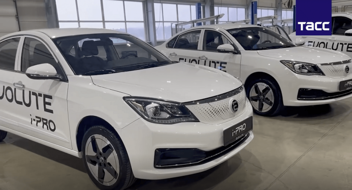 Первый электромобиль российской сборки Evolute