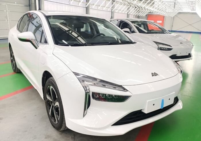 Калининградский «Автотор» показал первый электромобиль под своим брендом «Амберавто»