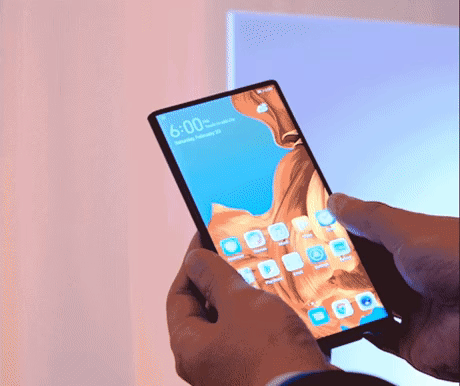 смартфон Huawei с гибким экраном за $ 2600