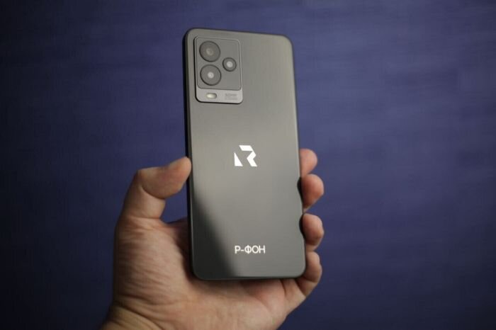 В России началась сборка смартфонов «Р-Фон» с российской ОС Rosa Mobile