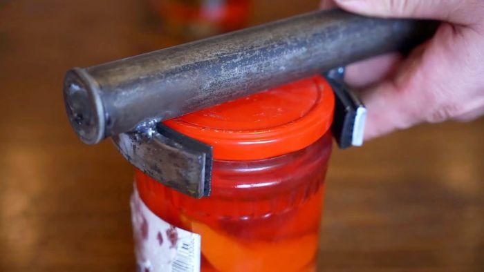 Открывашка для банок с винтовыми крышками своими руками